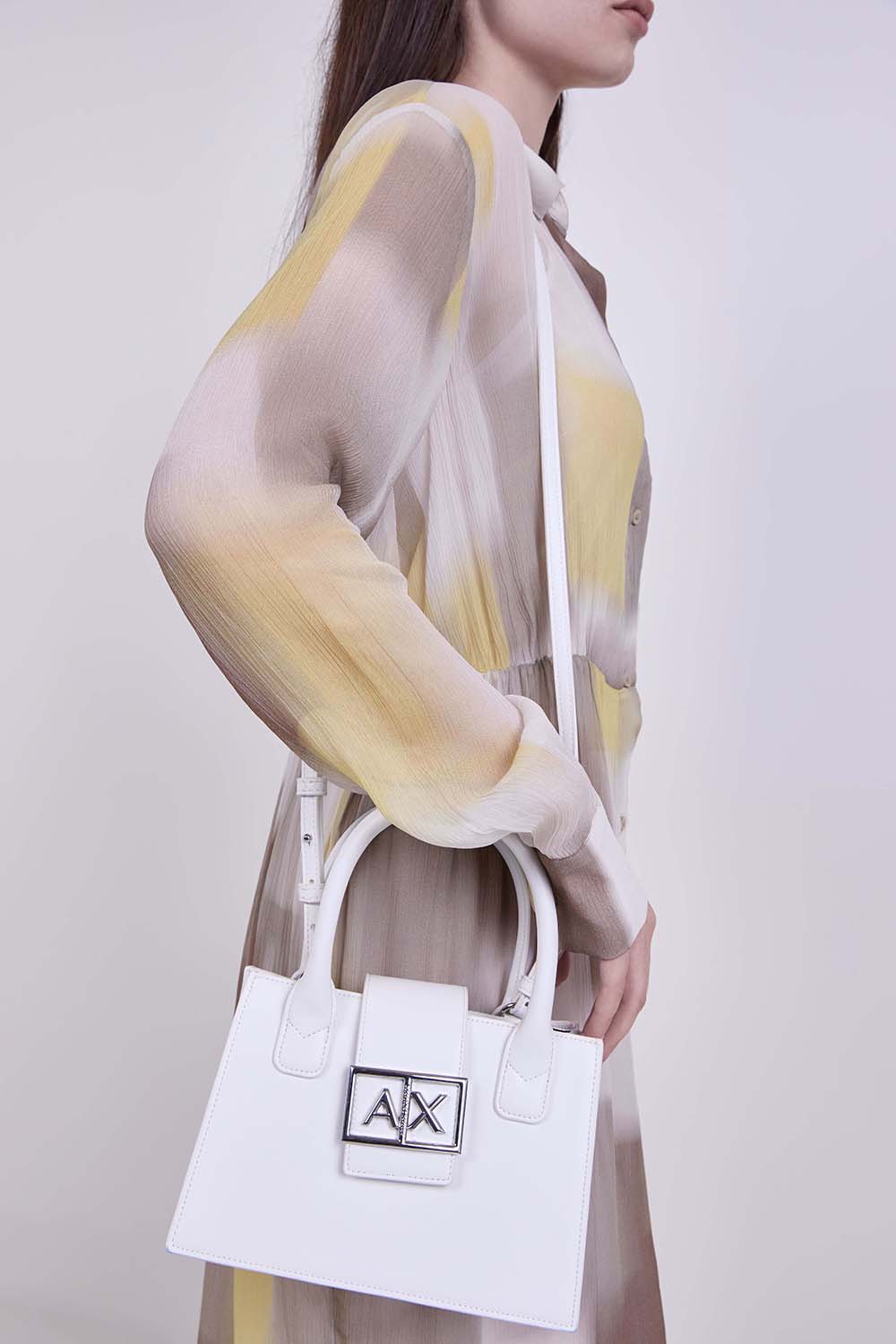 תמונת כל הלוק של תיק יד